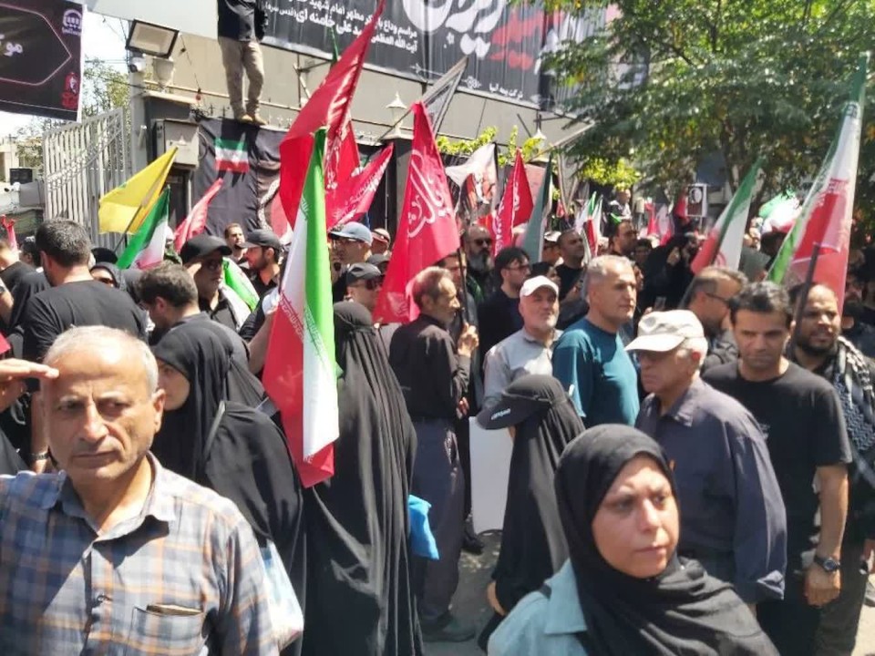 میزبانی بیمه آسیا از عزاداران در مسیر مراسم تشییع