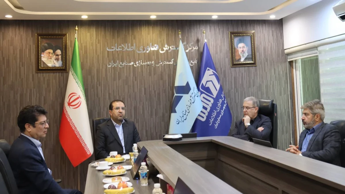 تأکید بر هوشمندسازی صنایع با محوریت هوش مصنوعی؛ آمادگی معاونت علمی ریاست‌جمهوری برای حمایت از پروژه‌های مشترک